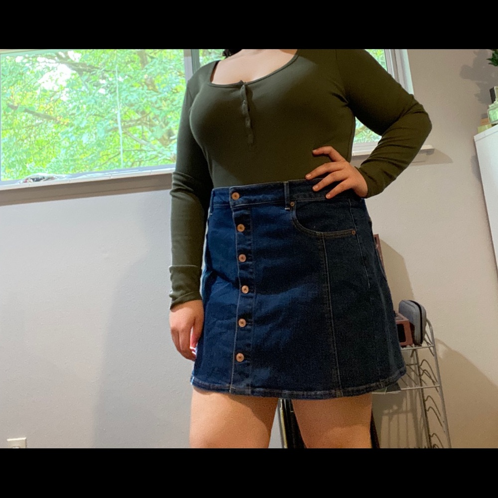 American Eagle Denim Skirt!